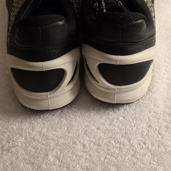 ECCO - Women’s BIOM Fjuel Black Mesh Athletic Sneaker EU 39 - Picture 3 of 5